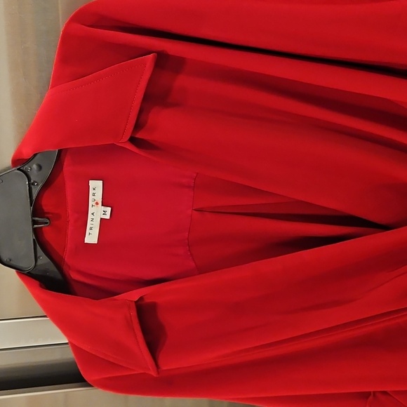 💕TRINA TURK💕 Draped High-Low Concourse Blouse ~ Reina Red Medium NWOT - Picture 7 of 11